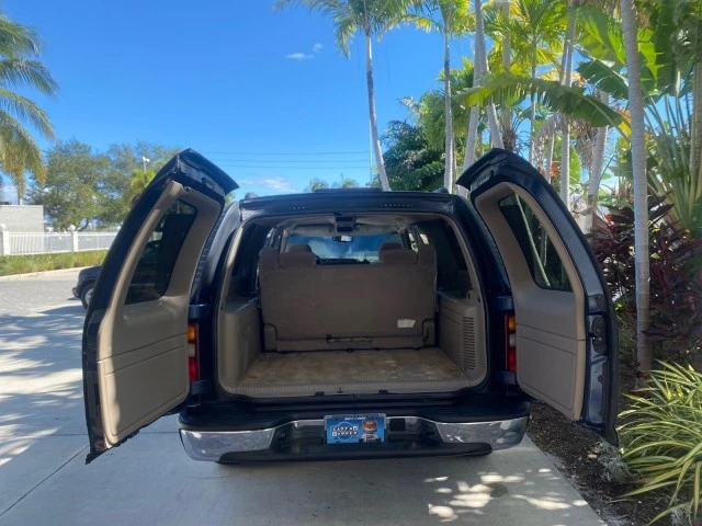2003 Chevrolet Suburban 9th Gen - Image 16 of 21