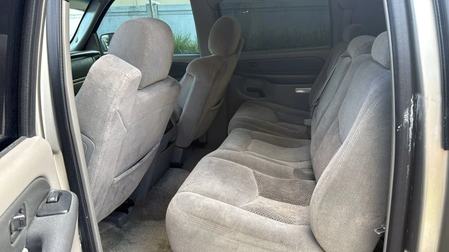 2003 Chevrolet Suburban 9th Gen - Image 11 of 14