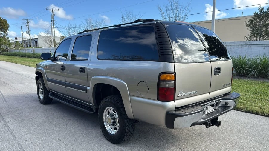 2003 Chevrolet Suburban 9th Gen - Image 7 of 14