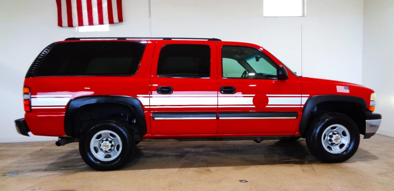 2003 Chevrolet Suburban 9th Gen - Image 2 of 21