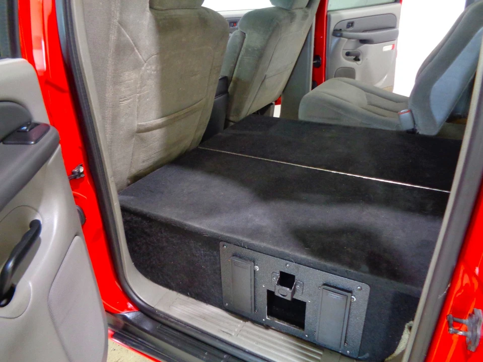 2003 Chevrolet Suburban 9th Gen - Image 11 of 21