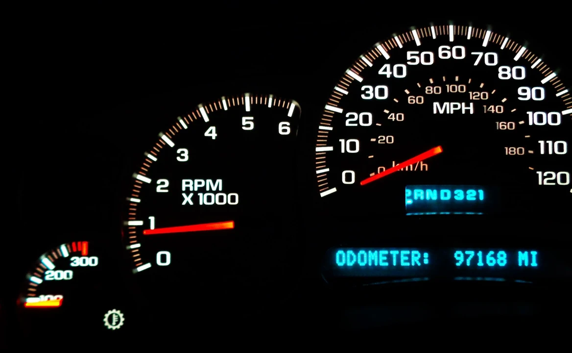 2003 Chevrolet Suburban 9th Gen - Image 17 of 21