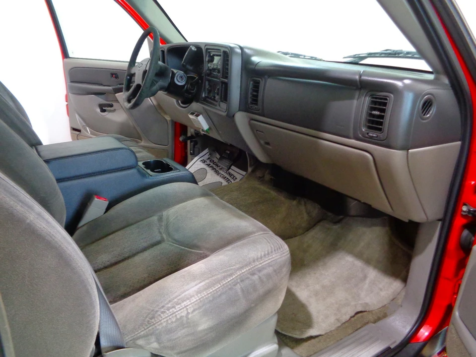 2003 Chevrolet Suburban 9th Gen - Image 10 of 21