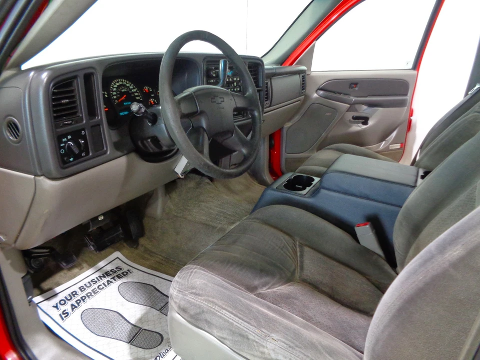 2003 Chevrolet Suburban 9th Gen - Image 9 of 21