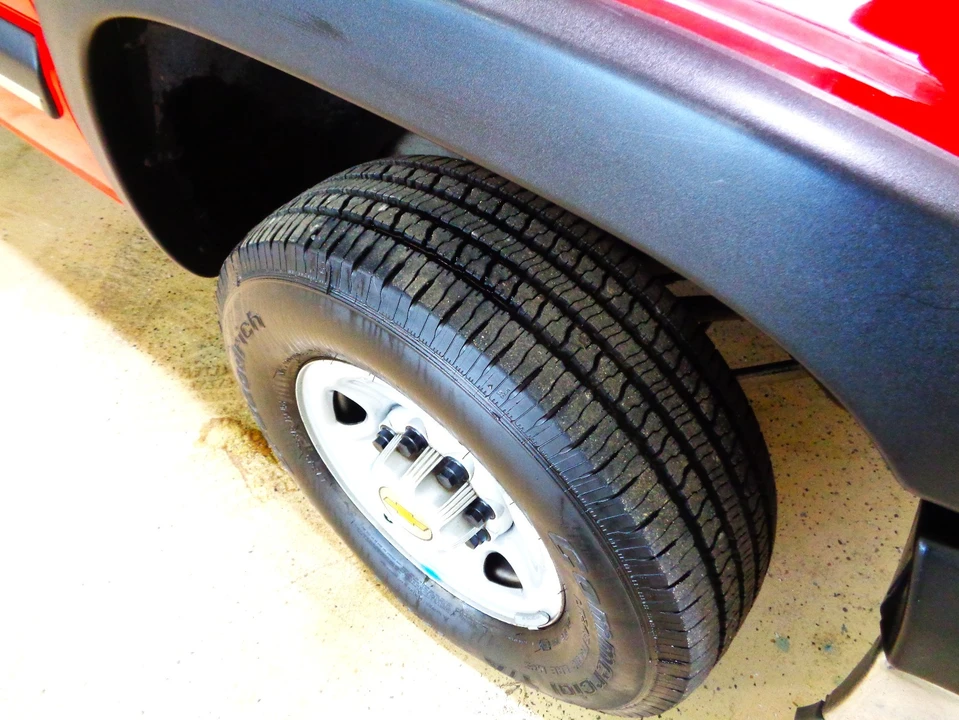 2003 Chevrolet Suburban 9th Gen - Image 15 of 21