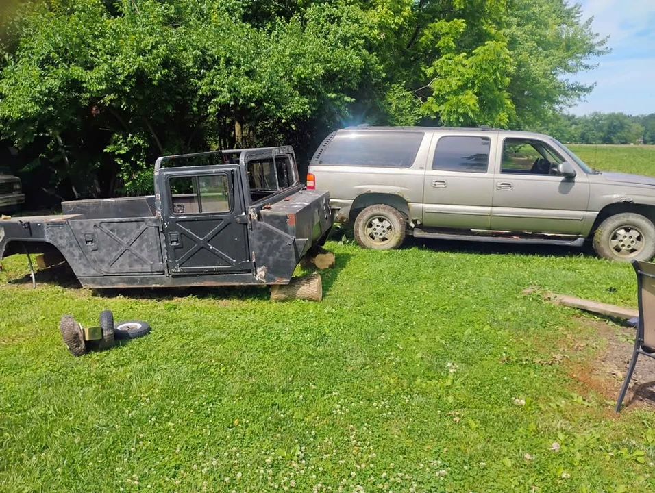 2003 Chevrolet Suburban 9th Gen - Image 12 of 12