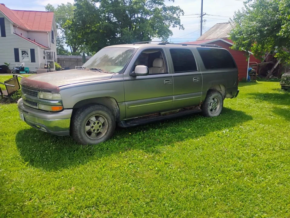2003 Chevrolet Suburban 9th Gen - Image 10 of 12