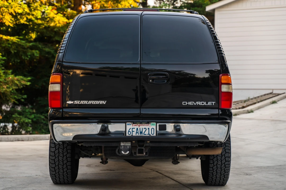 2003 Chevrolet Suburban 9th Gen - Image 5 of 31