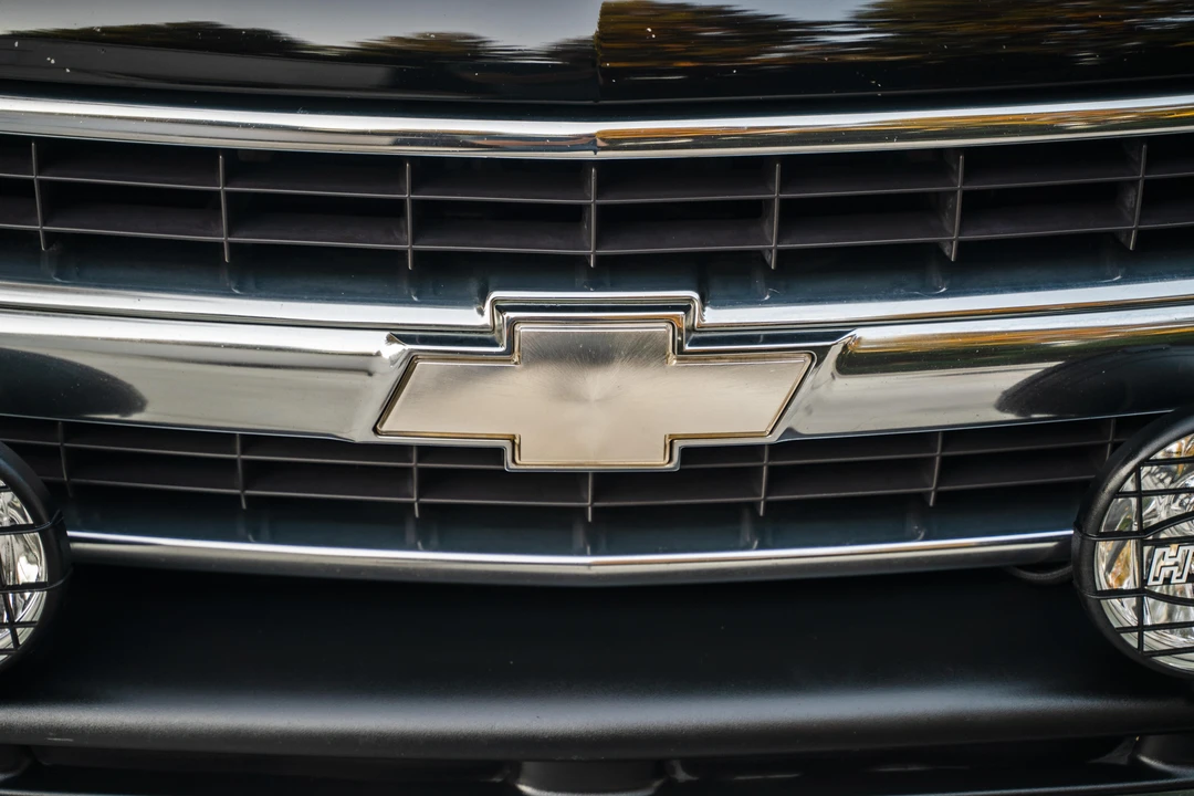 2003 Chevrolet Suburban 9th Gen - Image 13 of 31