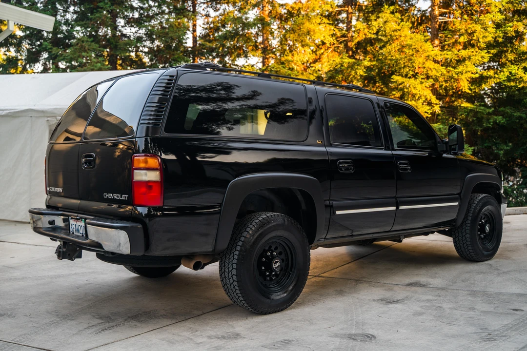 2003 Chevrolet Suburban 9th Gen - Image 11 of 31