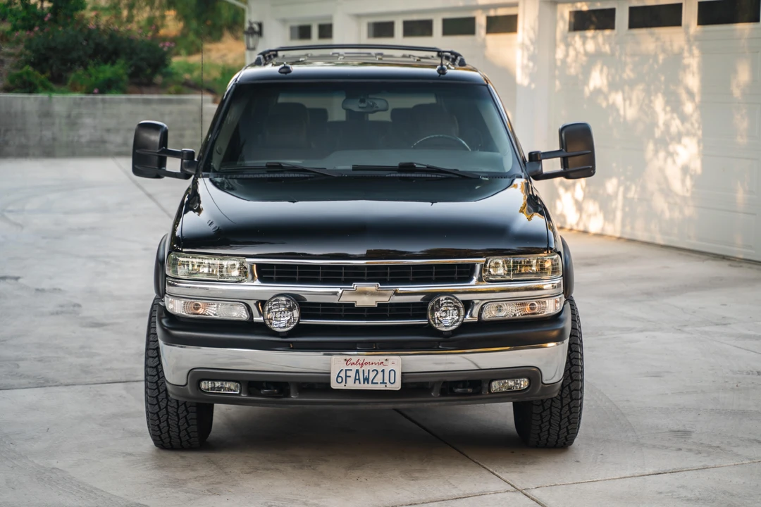 2003 Chevrolet Suburban 9th Gen - Image 6 of 31