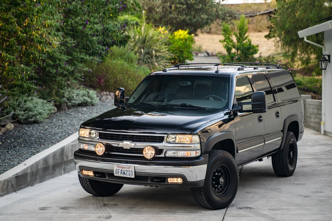 2003 Chevrolet Suburban 9th Gen - Image 8 of 31