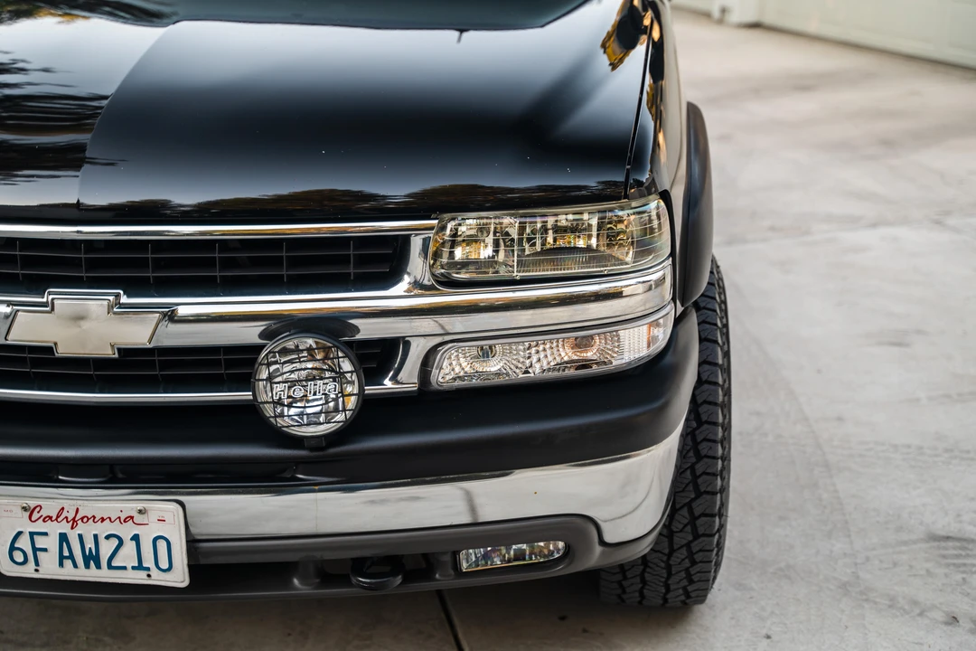 2003 Chevrolet Suburban 9th Gen - Image 14 of 31