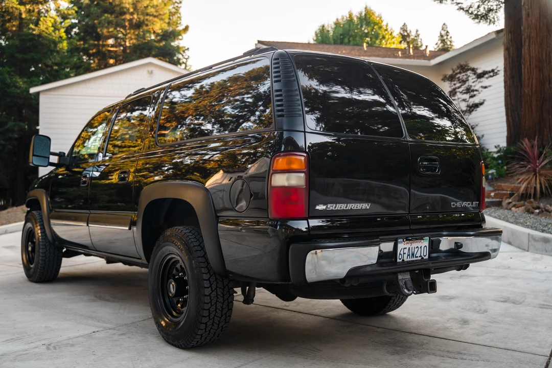 2003 Chevrolet Suburban 9th Gen - Image 10 of 31