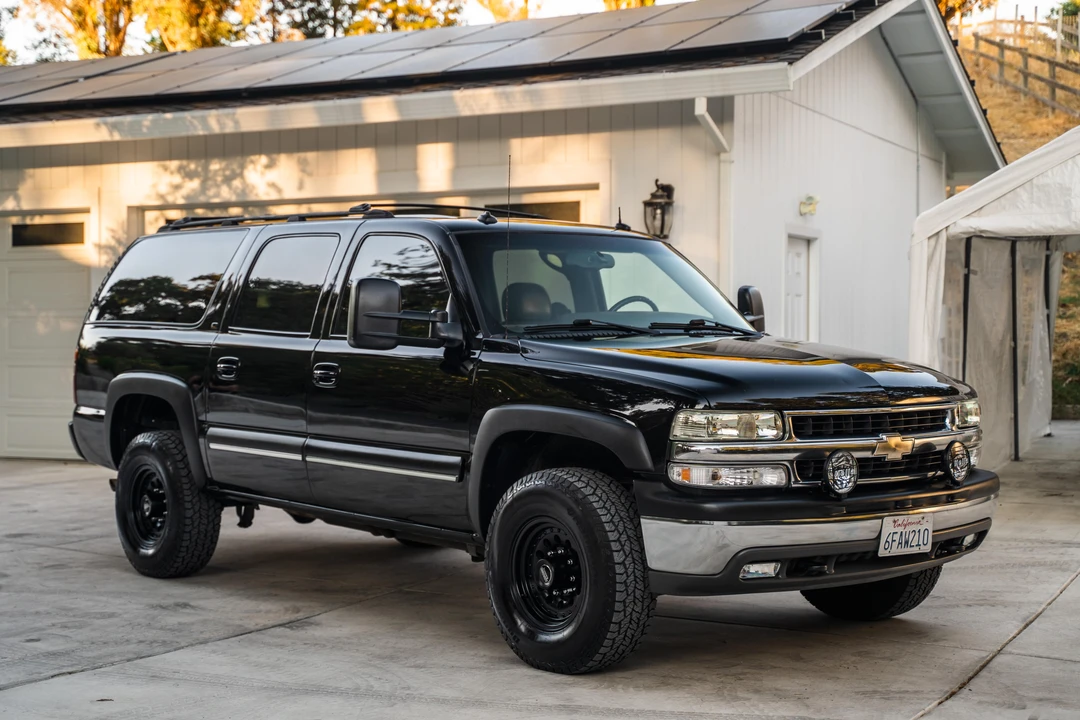 2003 Chevrolet Suburban 9th Gen - Image 12 of 31