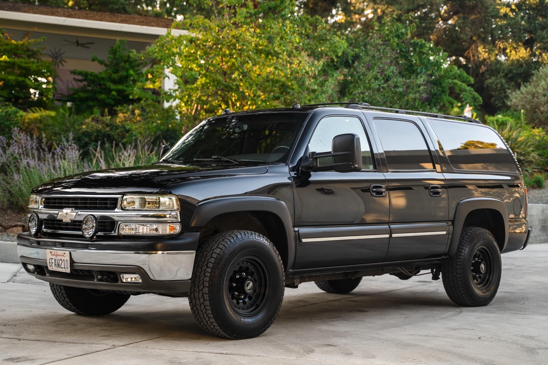 2003 Chevrolet Suburban 9th Gen - Image 9 of 31