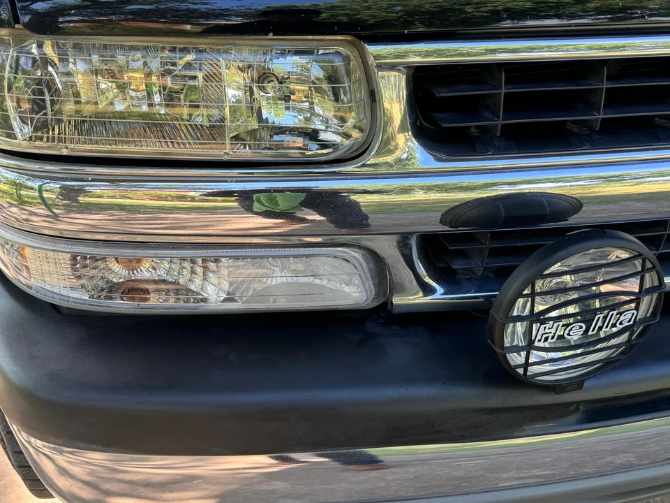 2003 Chevrolet Suburban 9th Gen - Image 10 of 31