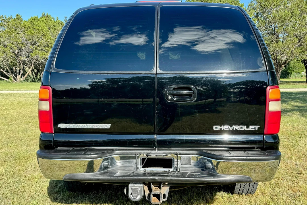 2003 Chevrolet Suburban 9th Gen - Image 5 of 31