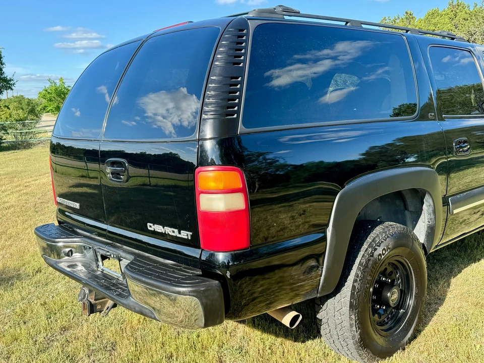 2003 Chevrolet Suburban 9th Gen - Image 29 of 31