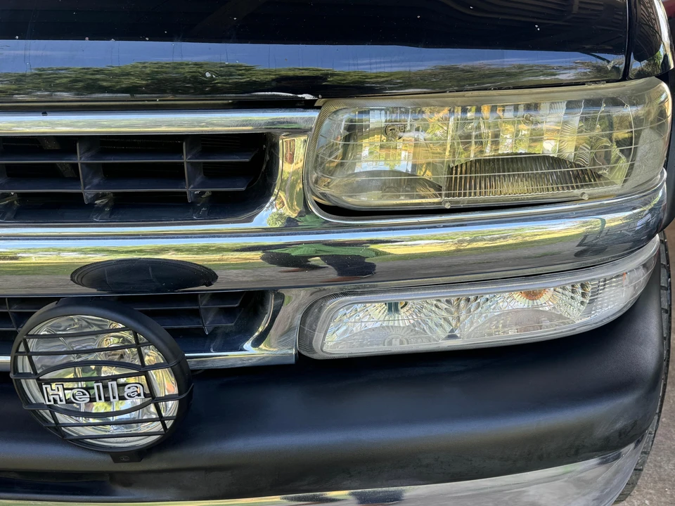 2003 Chevrolet Suburban 9th Gen - Image 15 of 31