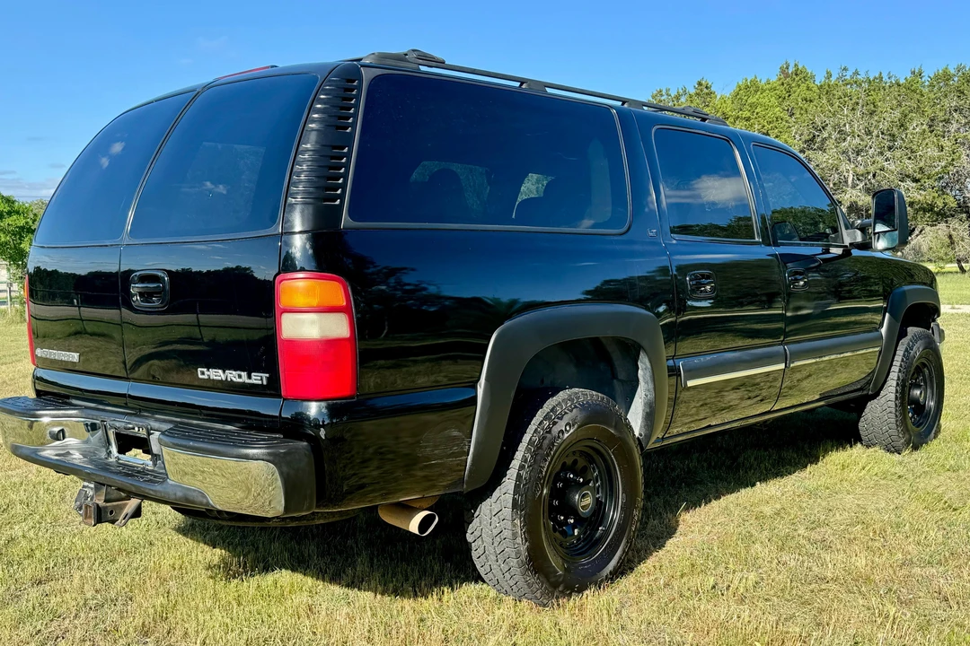 2003 Chevrolet Suburban 9th Gen - Image 4 of 31