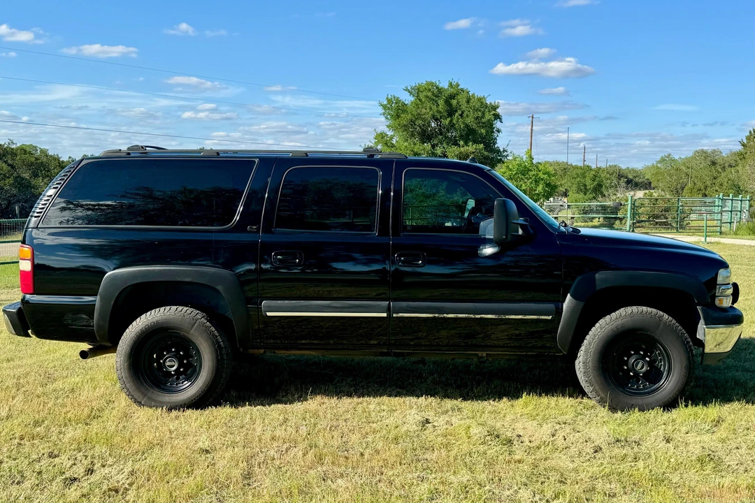 2003 Chevrolet Suburban 9th Gen - Image 3 of 31
