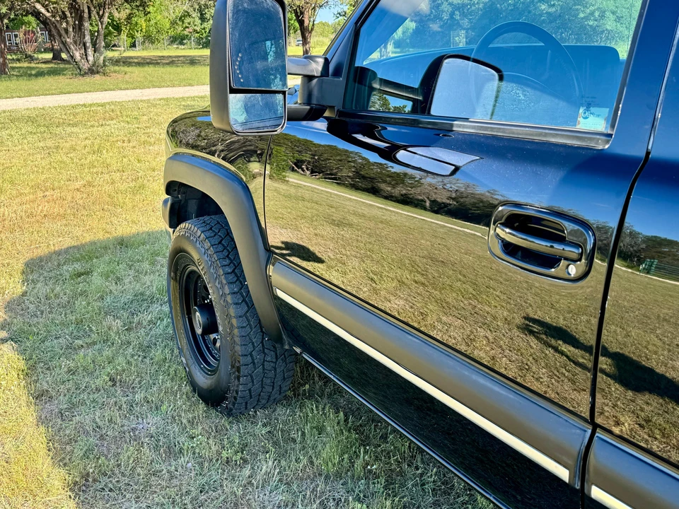 2003 Chevrolet Suburban 9th Gen - Image 18 of 31
