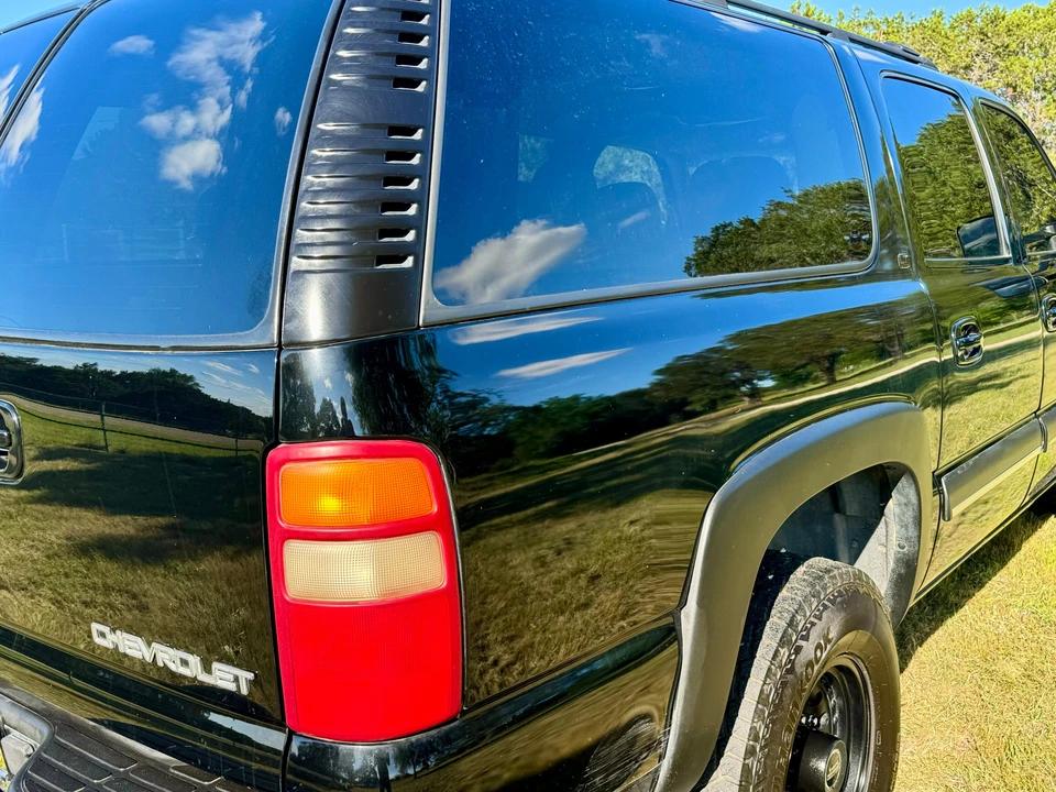 2003 Chevrolet Suburban 9th Gen - Image 28 of 31