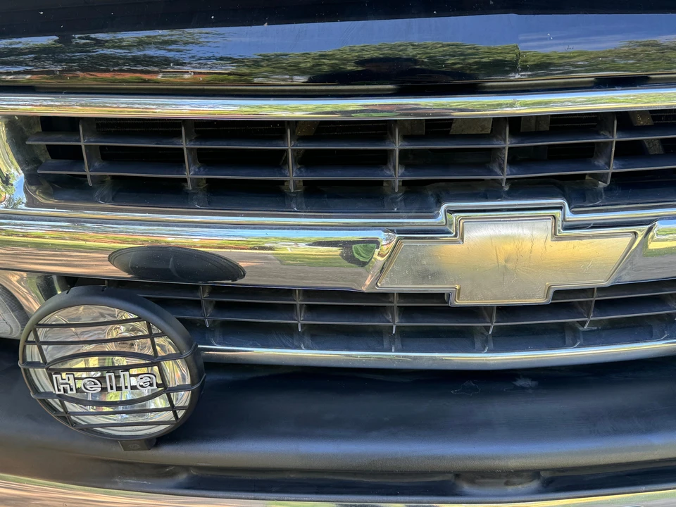 2003 Chevrolet Suburban 9th Gen - Image 11 of 31
