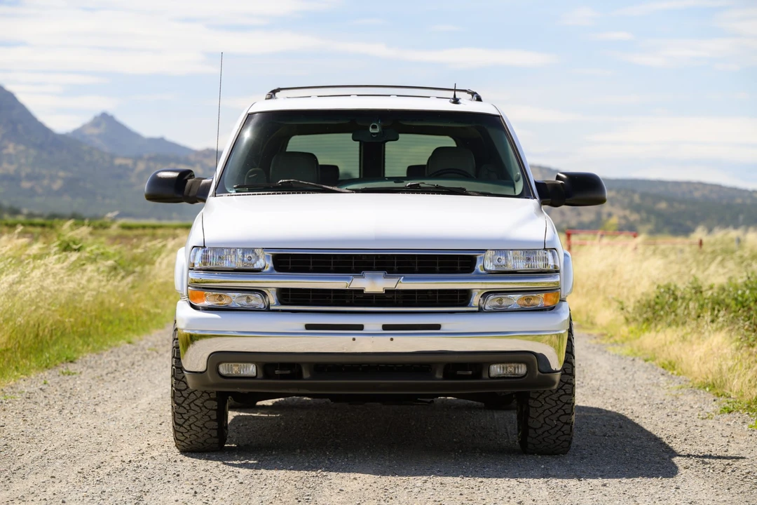 2003 Chevrolet Suburban 9th Gen - Image 4 of 31