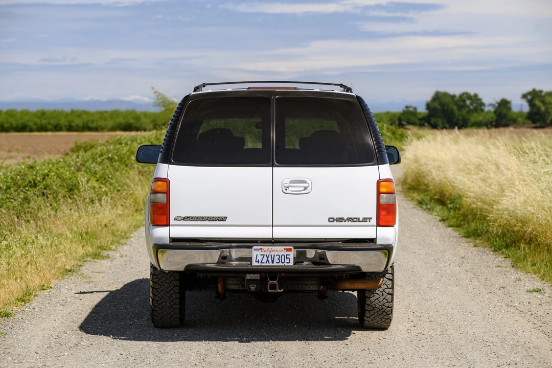 2003 Chevrolet Suburban 9th Gen - Image 13 of 31