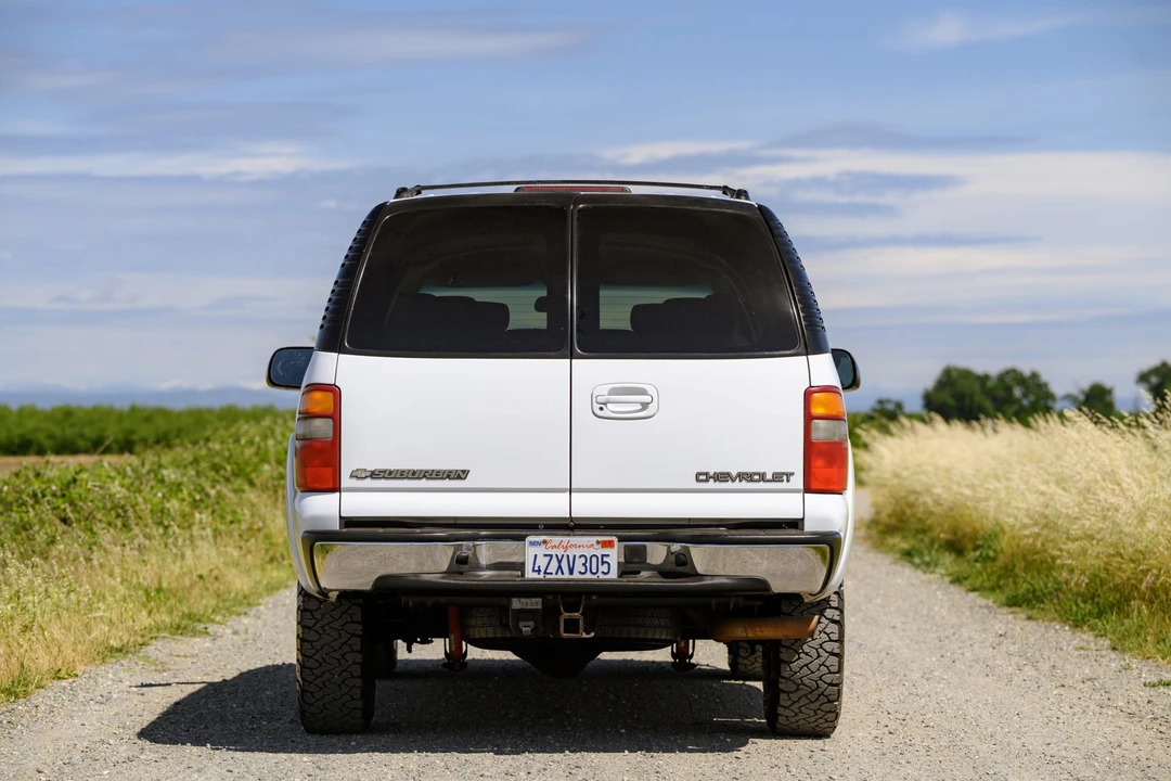 2003 Chevrolet Suburban 9th Gen - Image 14 of 31