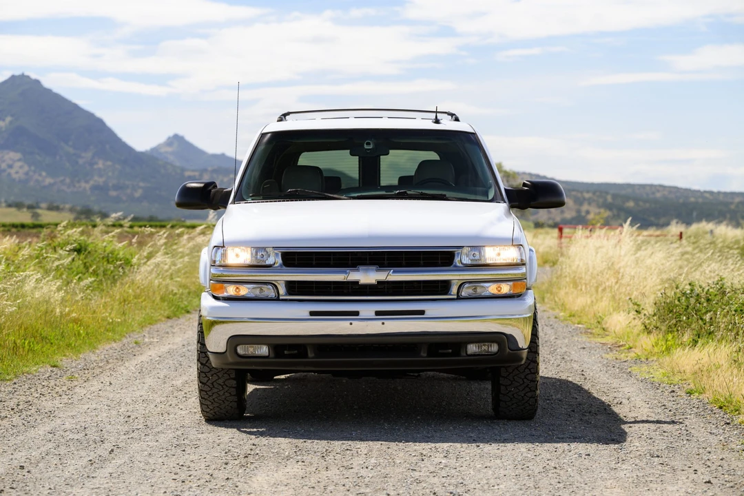 2003 Chevrolet Suburban 9th Gen - Image 5 of 31