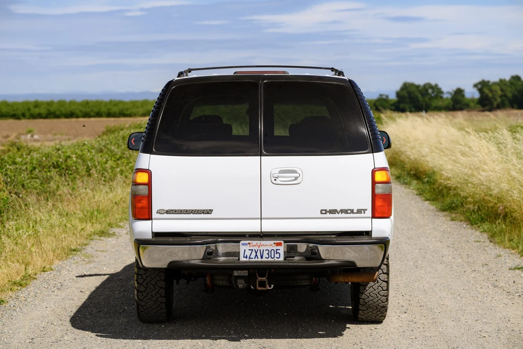 2003 Chevrolet Suburban 9th Gen - Image 15 of 31