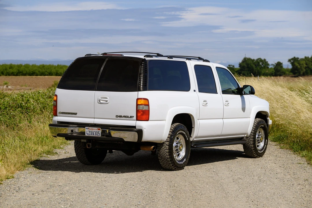 2003 Chevrolet Suburban 9th Gen - Image 25 of 31