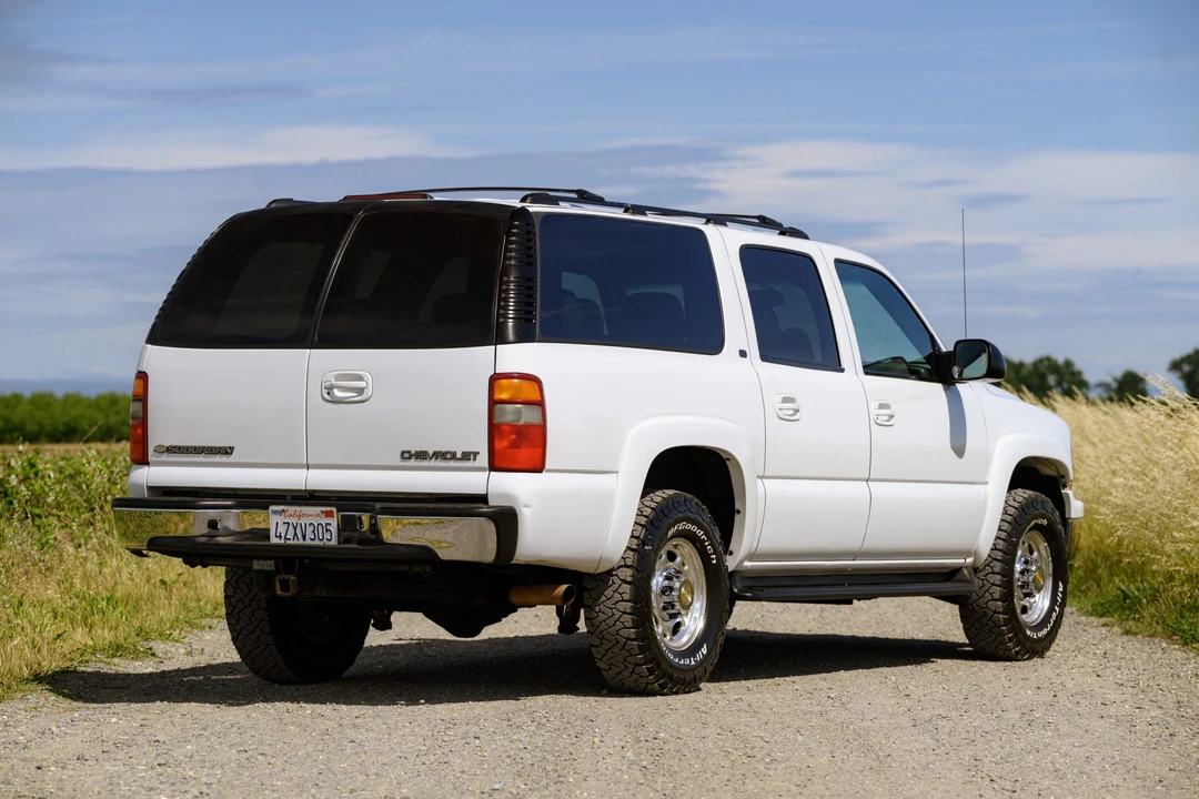 2003 Chevrolet Suburban 9th Gen - Image 26 of 31