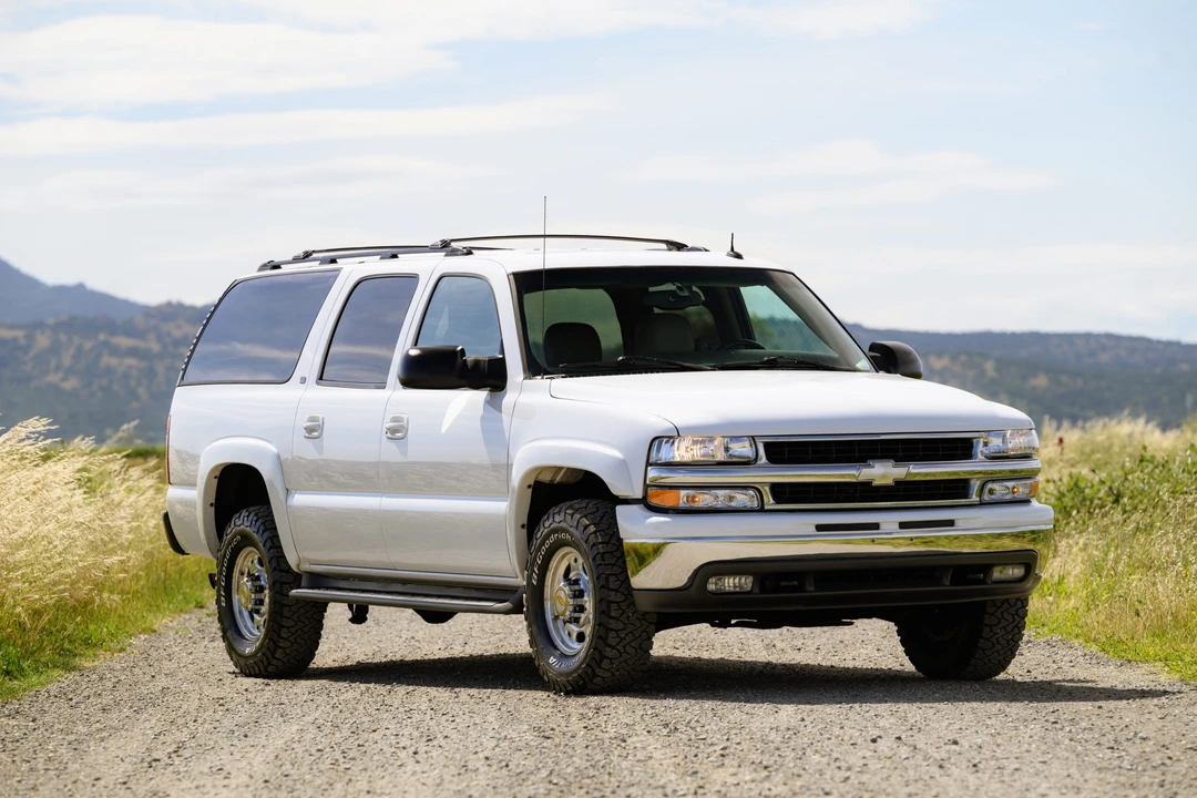 2003 Chevrolet Suburban 9th Gen - Image 23 of 31