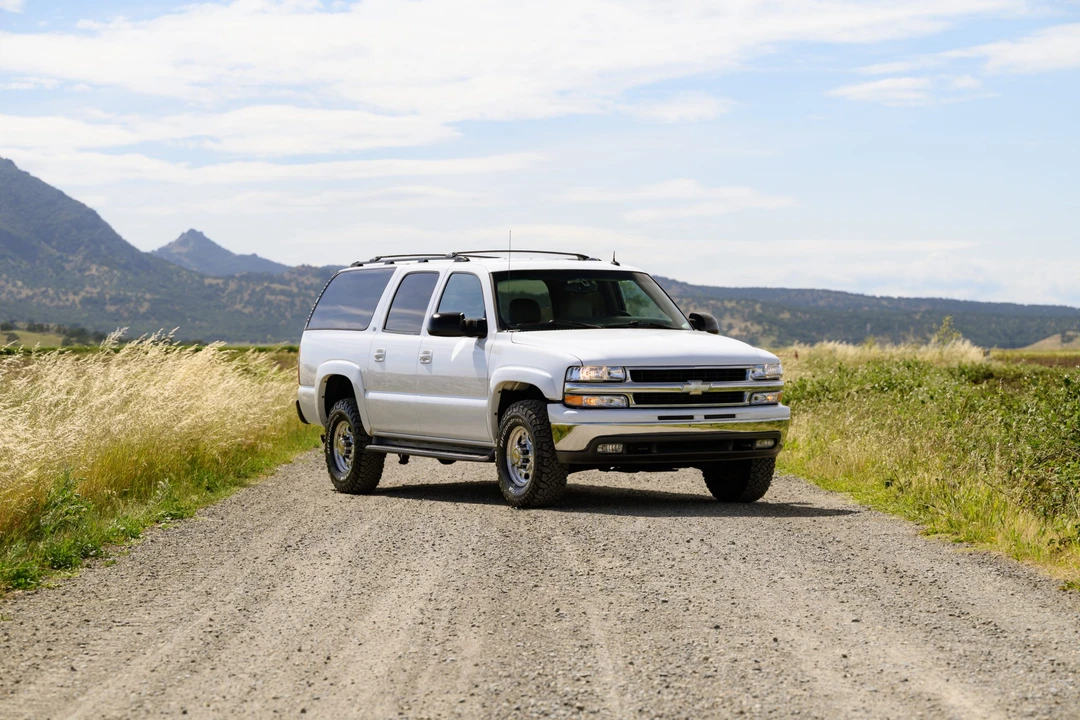 2003 Chevrolet Suburban 9th Gen - Image 21 of 31
