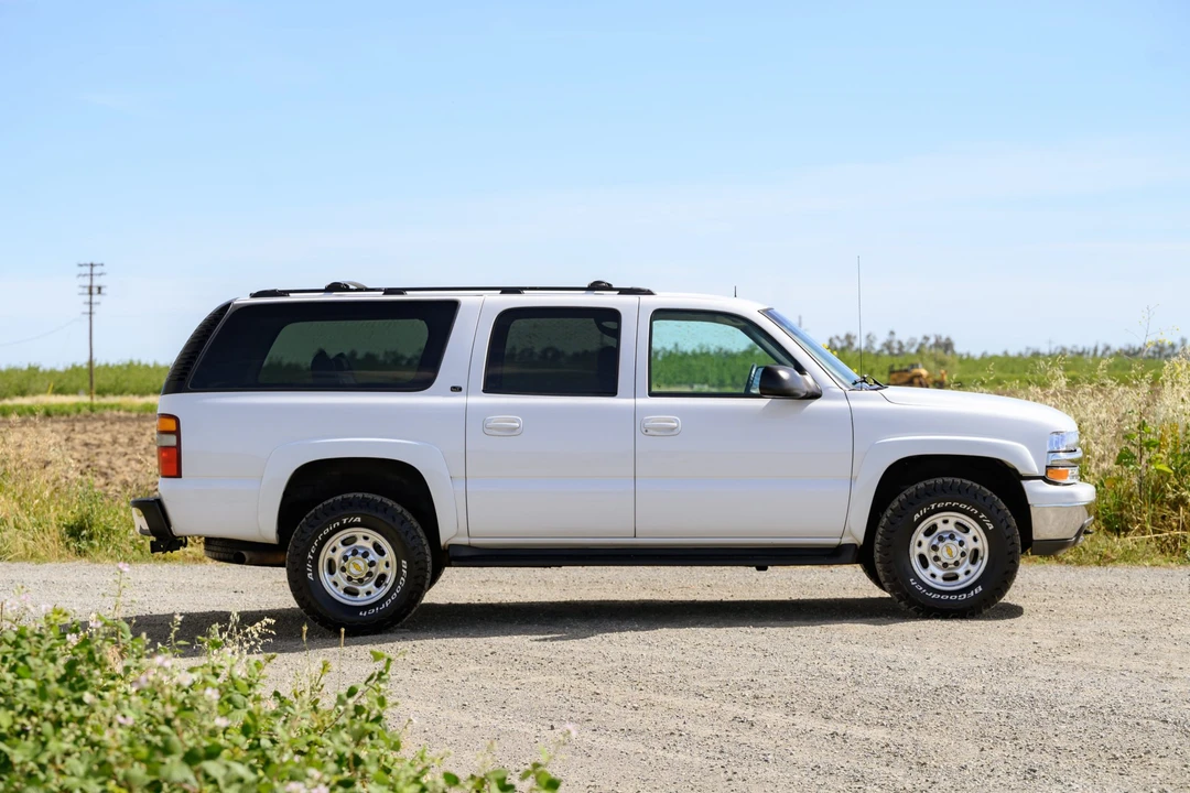 2003 Chevrolet Suburban 9th Gen - Image 19 of 31