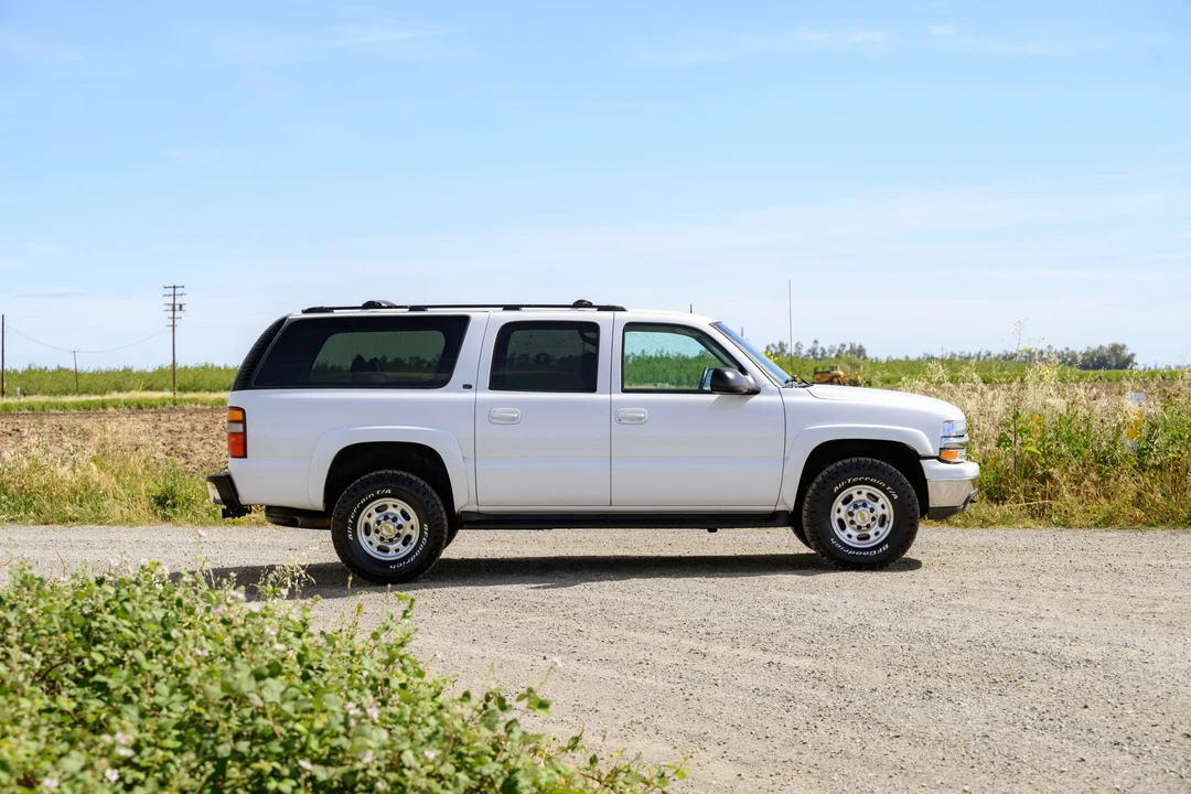 2003 Chevrolet Suburban 9th Gen - Image 17 of 31