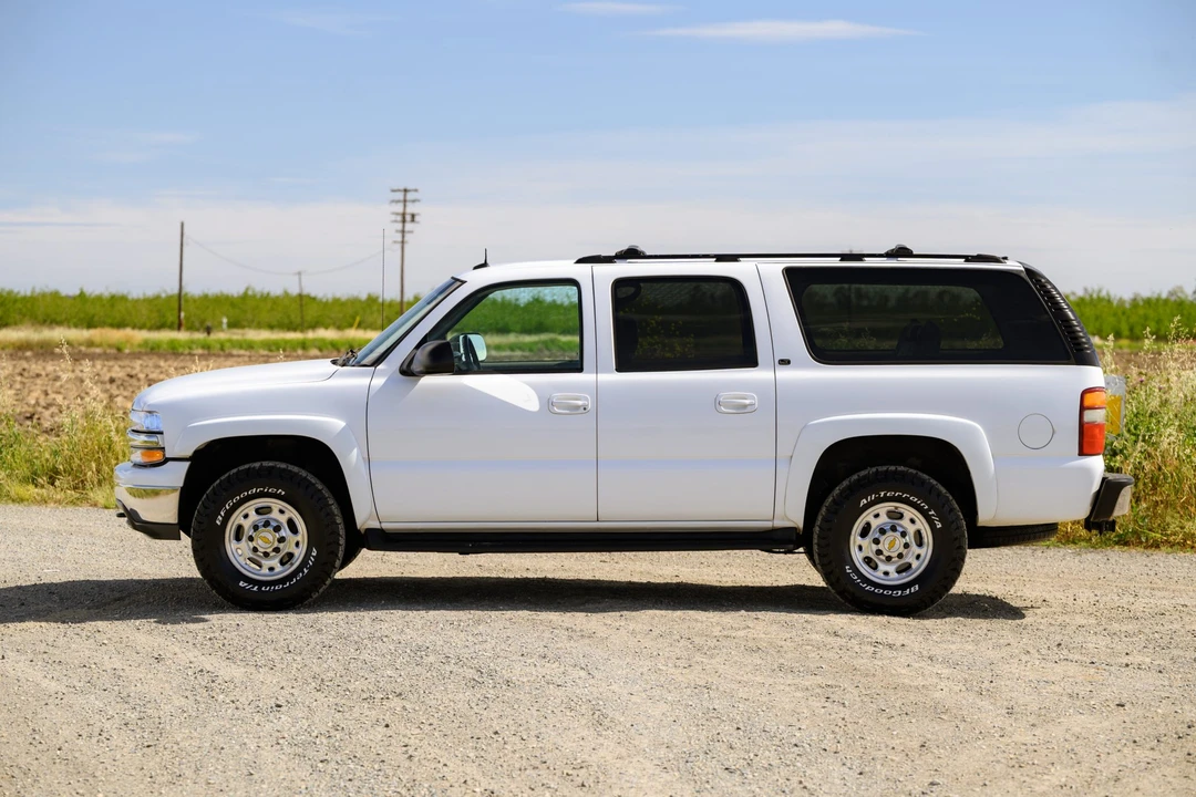 2003 Chevrolet Suburban 9th Gen - Image 9 of 31