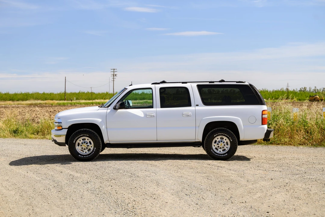 2003 Chevrolet Suburban 9th Gen - Image 8 of 31