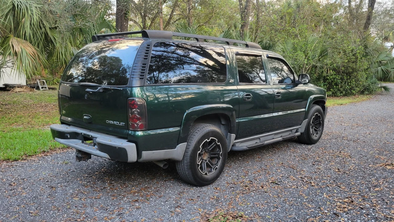 2003 Chevrolet Suburban 9th Gen - Image 5 of 5