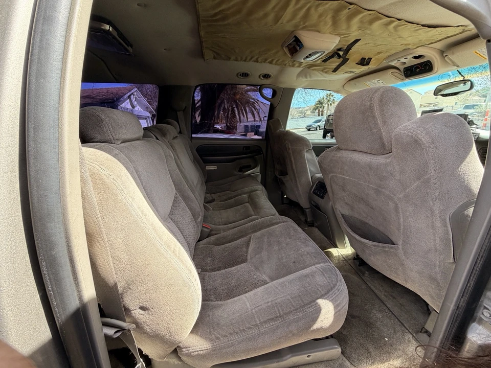 2003 Chevrolet Suburban 9th Gen - Image 6 of 13