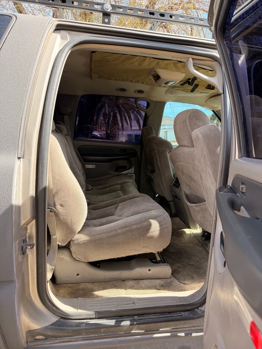 2003 Chevrolet Suburban 9th Gen - Image 7 of 13