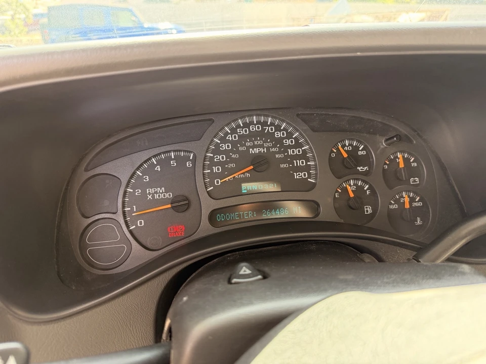 2003 Chevrolet Suburban 9th Gen - Image 12 of 13