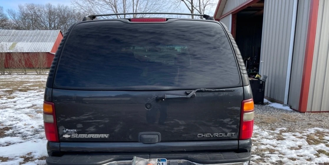 2003 Chevrolet Suburban 9th Gen - Image 2 of 21