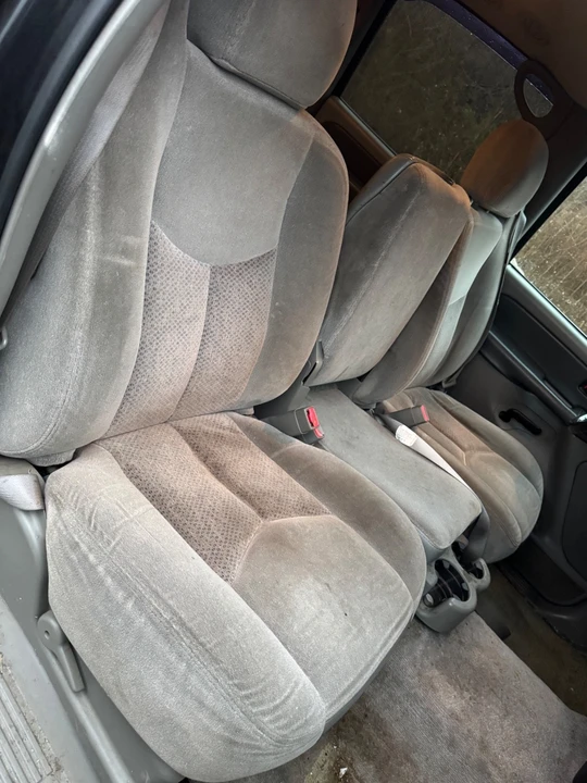 2003 Chevrolet Suburban 9th Gen - Image 14 of 21