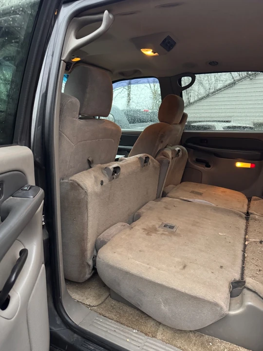 2003 Chevrolet Suburban 9th Gen - Image 9 of 21