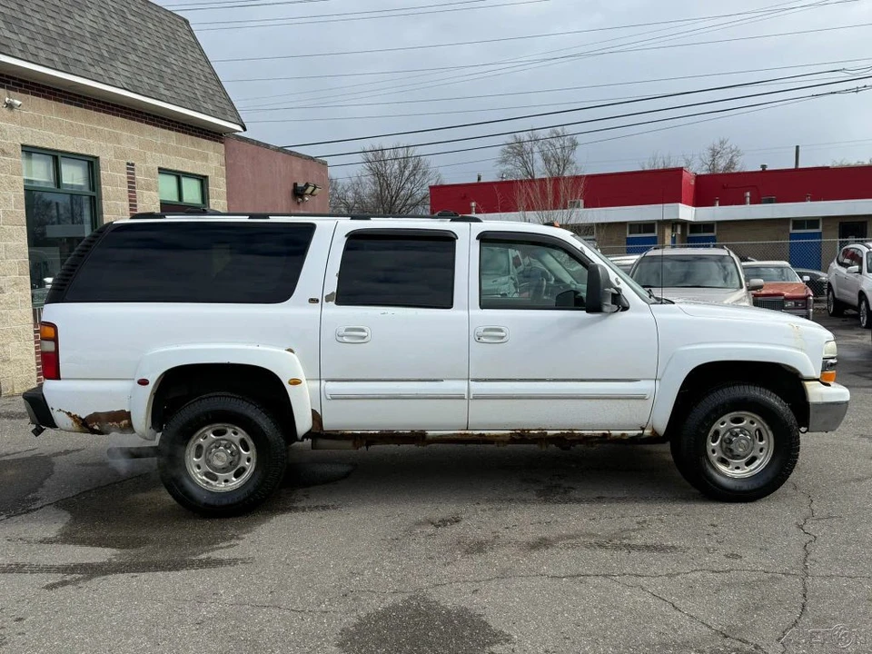 2003 Chevrolet Suburban 9th Gen - Image 4 of 12